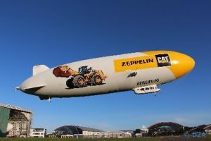 Baumaschine am Zeppelin NT über Neumünster