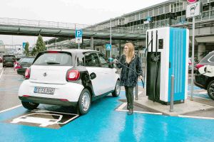 Stromtankstelle am Flughafen Stuttgart