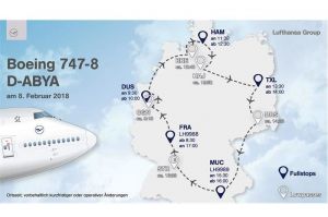 Lufthansa-Jumbo fliegt neues Logo im Lowpass