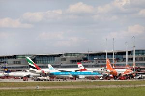 Flugbetrieb in Hamburg wieder über zwei Pisten