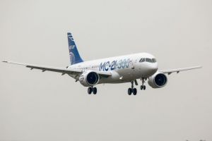 MC-21 fliegt in makelloser Optik