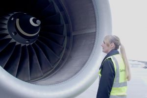 Pilotin erzählt ihren Weg zum Traumberuf
