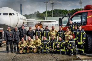 Feuerwehren für Flughäfen trainierten in Weeze