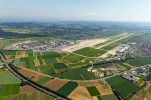Pistenlärm bei Nacht am Flughafen Stuttgart