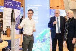 "TUDSaT": Studenten der TU Darmstadt DGLR-Nachwuchs