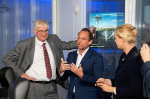 Staatsminister Thorsten Glauber zu Besuch beim DLR