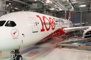 787 Dreamliner mit Sondermotiv zum Qantas-Jubiläum