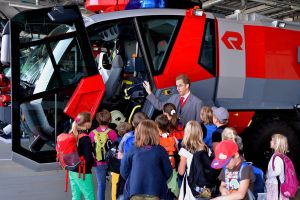 Kinder können Flughafen Dresden am Erlebnistag erkunden