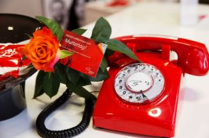 "Call Your Mom" weltweit zum Muttertag am Flughafen Frankfurt