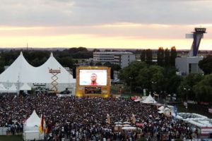 Streik im ÖPNV zum Flughafen Nürnberg – Fußball-WM findet trotzdem statt