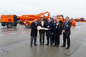 Flughafen München mit neuen Kehrblasgeräten bereit für den Winter