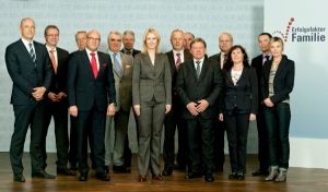 Fraport bei Bundesfamilienministerin: Familie und Beruf – auch für Väter