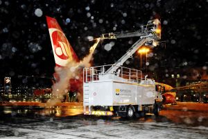 Winterdienste der Flughäfen Leipzig/Halle und Dresden bereit