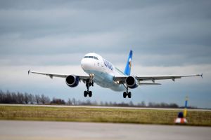 "So geht sächsisch."-Flieger Raffael von Condor hebt ab