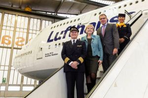 Flugzeugtaufe der Lufthansa-Boeing 747-8 auf  