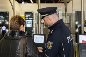 EasyPASS als Kontrolle am Berliner Flughafen im Einsatz