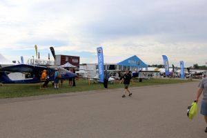 Rotax zeigt 135 PS Flugmotor 915 iS in Oshkosh