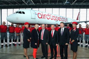 airberlin enthüllt neuen A321-Flieger "airdüsseldorf"