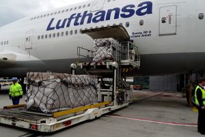 Lufthansa Cargo unterstützt Deutschland mit Boeing 747-8 Hilfsflug