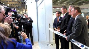 Moderne Kontrollspuren am Flughafen Nürnberg in Betrieb