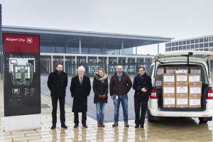 Flughafen BER: Weitere Dokumente ans Bauordnungsamt übergeben