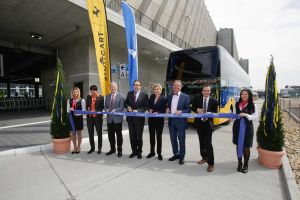 Fernbusbahnhof SAB am Flughafen Stuttgart eröffnet