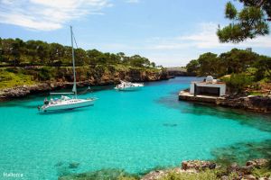Ferienverkehr an Flughäfen – Vor der Reise zu beachten 