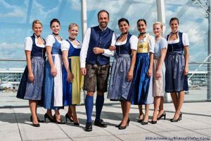 Lufthansa fliegt zum Oktoberfest wieder mit Trachten-Crew