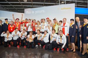 Siegerflieger brachte Athleten von Paralympics zurück