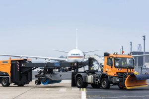 Fuhrpark und Mannschaft in Berlin stellen sich auf Winter ein