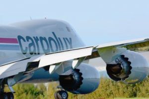 LHT versorgt Schubumkehrer von Cargolux B747-8