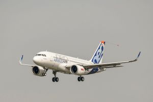 Airbus: Neue Flugzeuge in der Luft und auf der Straße