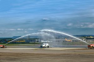 Embraer von LOT verbindet Stuttgart mit Warschau